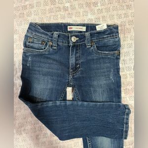 Boys Levi’s skinny jeans,size 4,color blue.